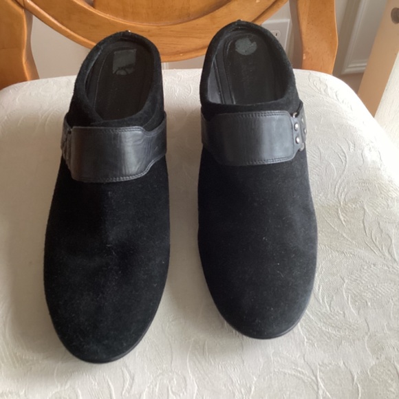 COLE HAAN NIKE AIR Black Suede and Leather slip on 3 inch wedges SIZE 9B - Picture 4 of 15